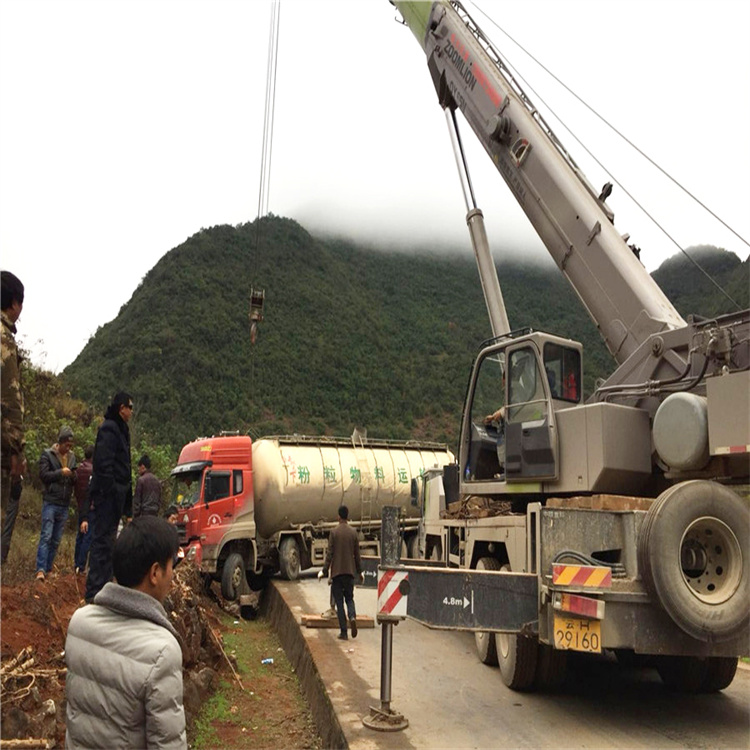 凤泉吊车道路救援24小时